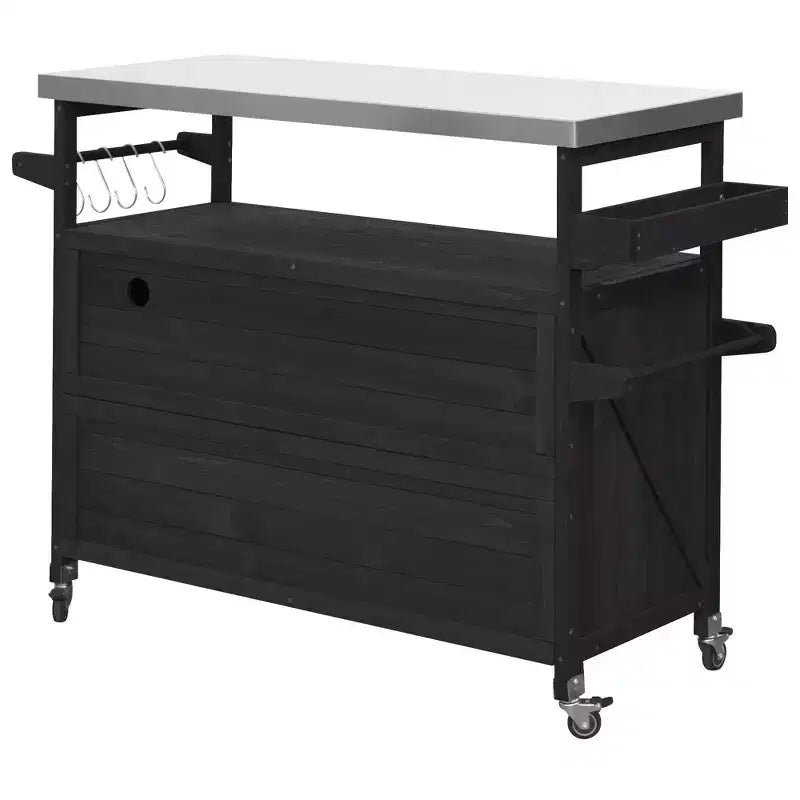 Isola per cucina Okak Outdoor con piano in acciaio inossidabile, carrello da cucina in legno con ante, ripiani e porta spezie, isola da cucina con ruote
