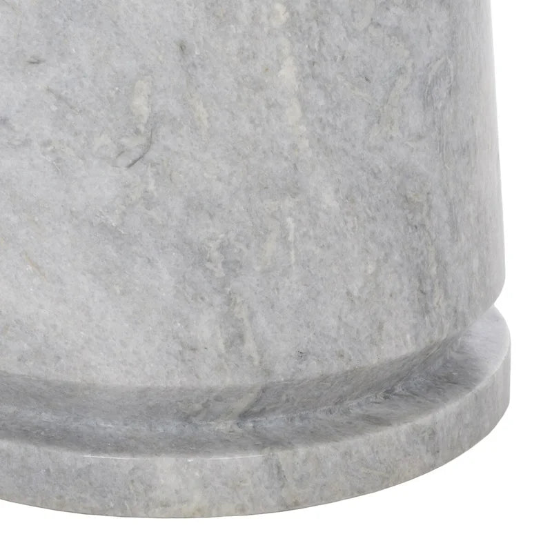 Tavolino d'appoggio rotondo alto in marmo Ghicu di SAFAVIEH Couture - 55,8 cm L x 53,3 cm P x 61 cm A - 53,3x53,3x61 cm
