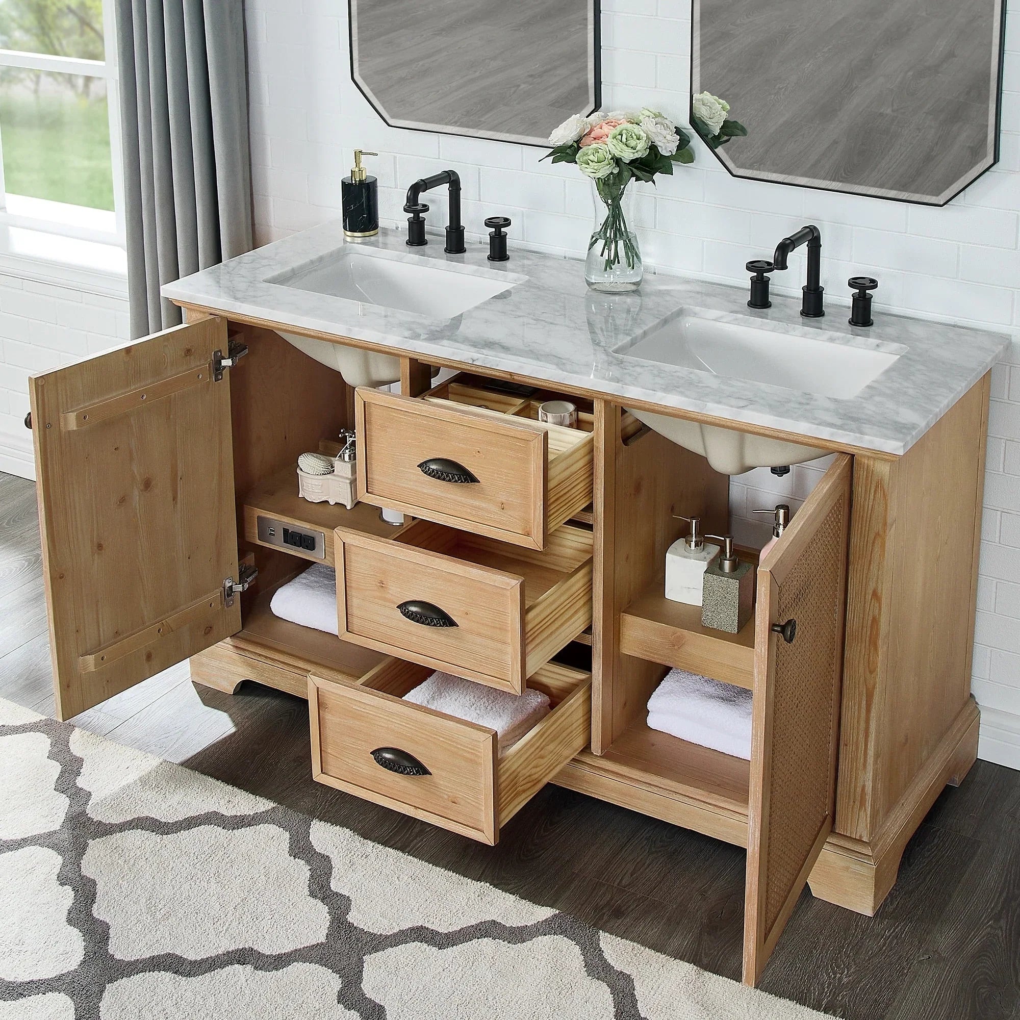 Mobile bagno Hervas con top in marmo naturale senza specchio