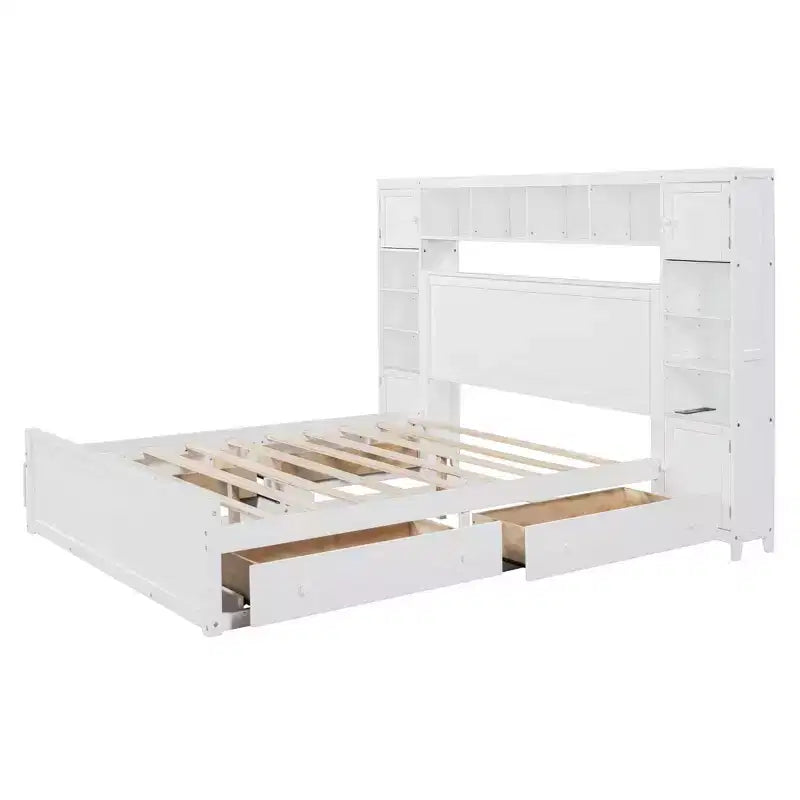 Letto matrimoniale in legno con scaffale e prese integrati grigio