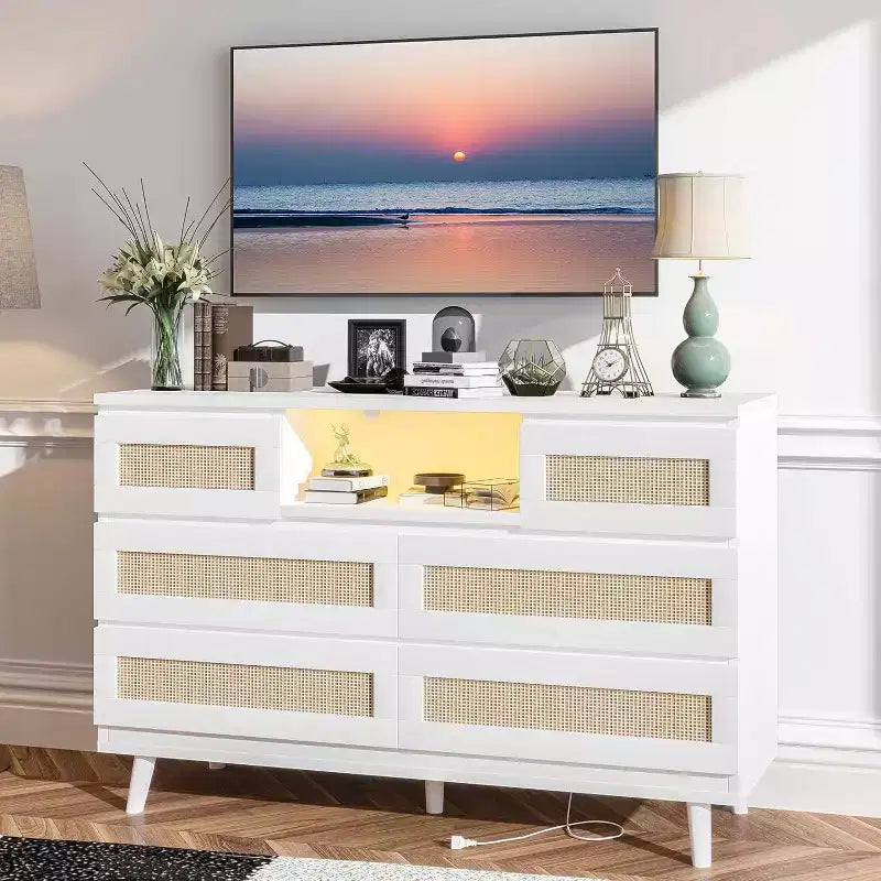 Comò moderno in rattan, comò LED con stazione di ricarica, cassettiere e comò in legno a 6 cassetti, mobile TV per armadio