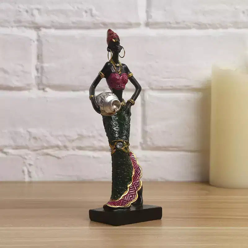 Statuetta Esotica di Donna Africana in Resina 16,5cm Scultura Artigianale in Abiti Floreali con Vaso Dorato