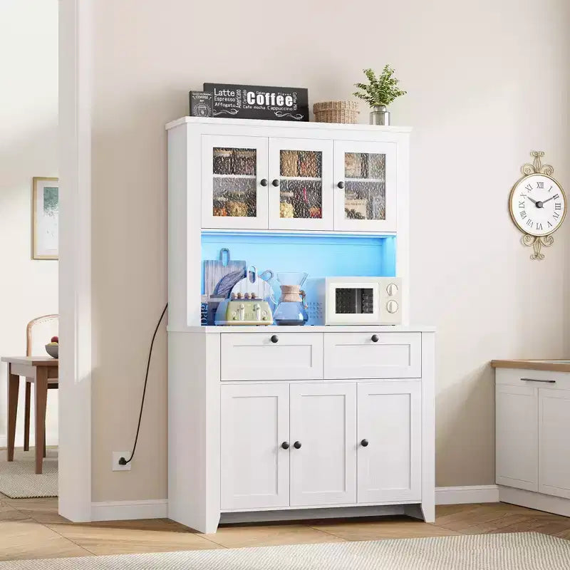 Dispensa alta con stazione di ricarica, mobile contenitore moderno per cucina con piano di lavoro, cassetti e ripiani regolabili