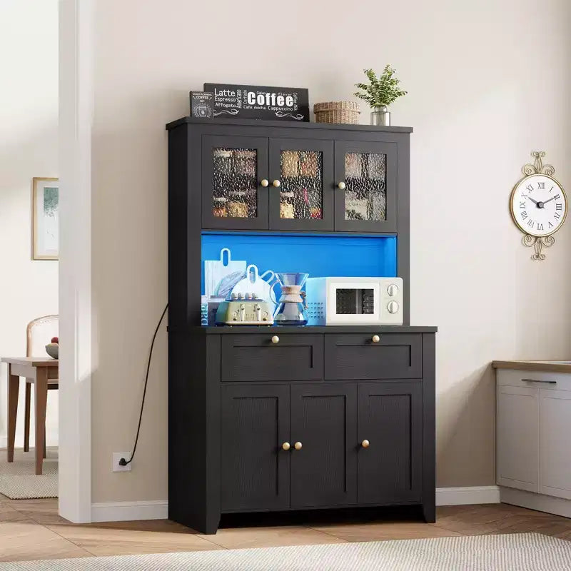 Dispensa alta con stazione di ricarica, mobile contenitore moderno per cucina con piano di lavoro, cassetti e ripiani regolabili