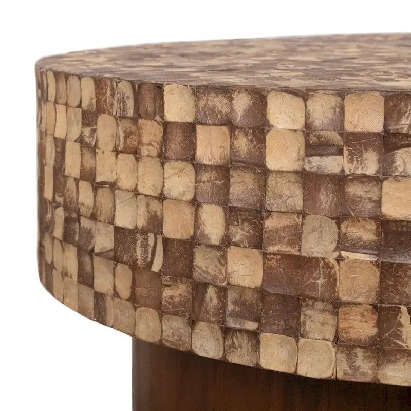 Table basse ronde à pied Mila Coconut Shell par East at Main