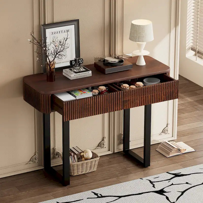 Consolle da ingresso moderna in legno massello con design a coste e contenitore