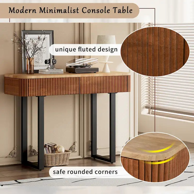 Consolle da ingresso moderna in legno massello con design a coste e contenitore