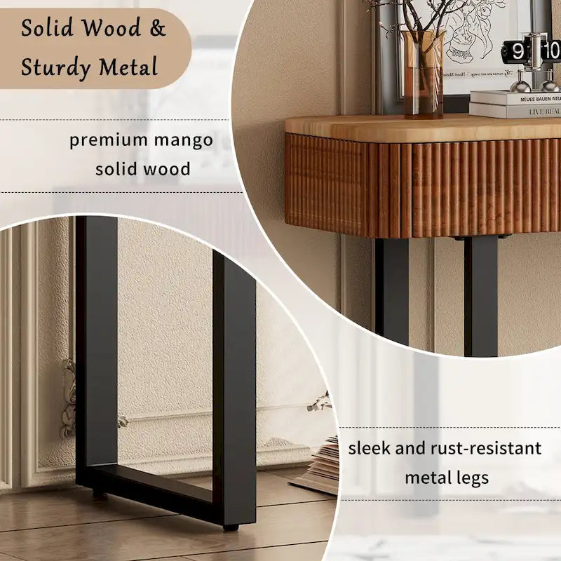 Consolle da ingresso moderna in legno massello con design a coste e contenitore