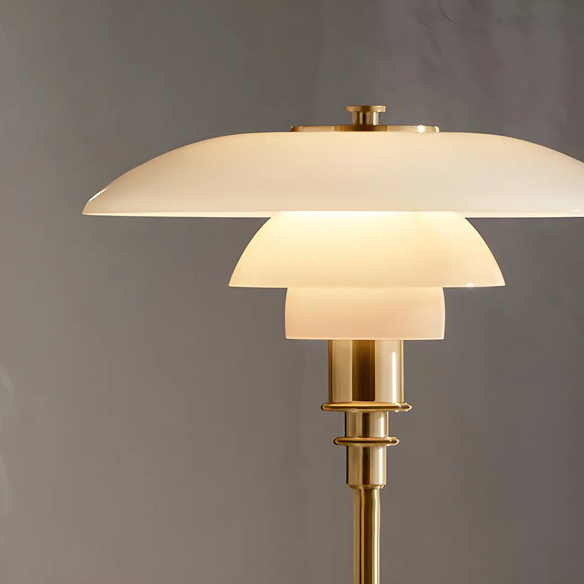 Lampe de table à LED à niveaux post-moderne HomeyFad avec alimentation intégrée