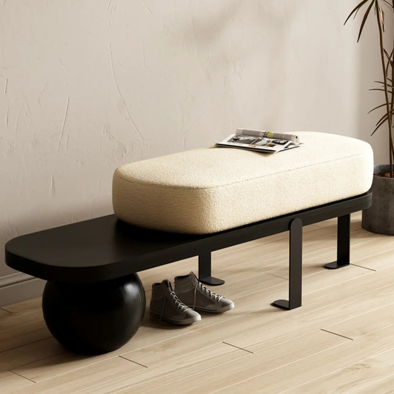 Panca bassa moderna in legno imbottita beige