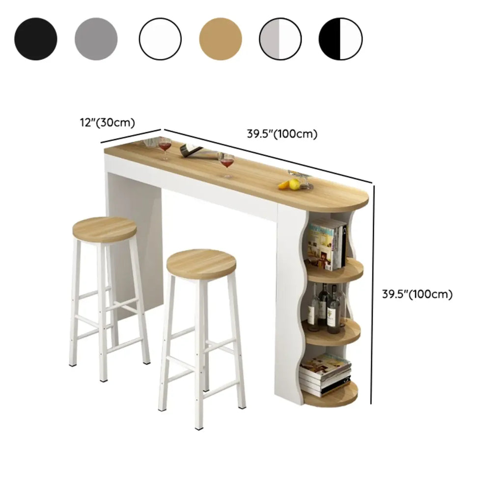 Tavoli da bar moderni con scaffali asimmetrici in legno bianco e nero
