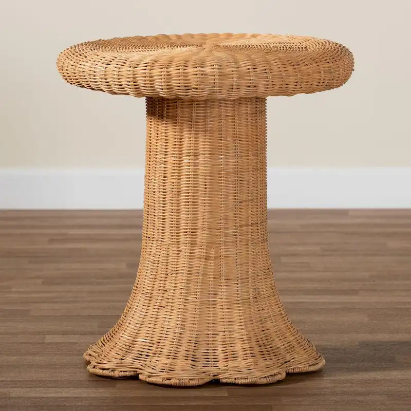 Tavolino in rattan naturale Avalon Scallop - Tavolino in vimini intrecciato a mano con base a gonna, stile costiero per soggiorno o corridoio