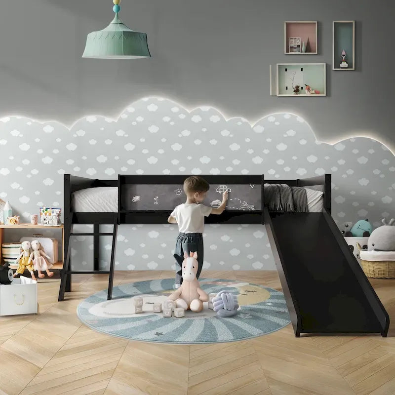 Letto a soppalco basso classico singolo CraftPorch con lavagna, scivolo e scaletta