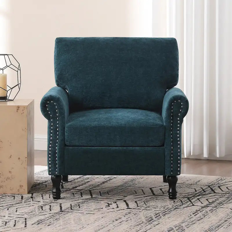 Poltrona moderna imbottita con borchie e gambe in legno