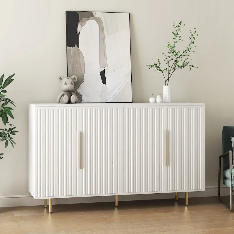 Credenza a buffet con ante decorative scanalate, Credenza in legno con maniglie in metallo, Mobile contenitore con ripiani regolabili