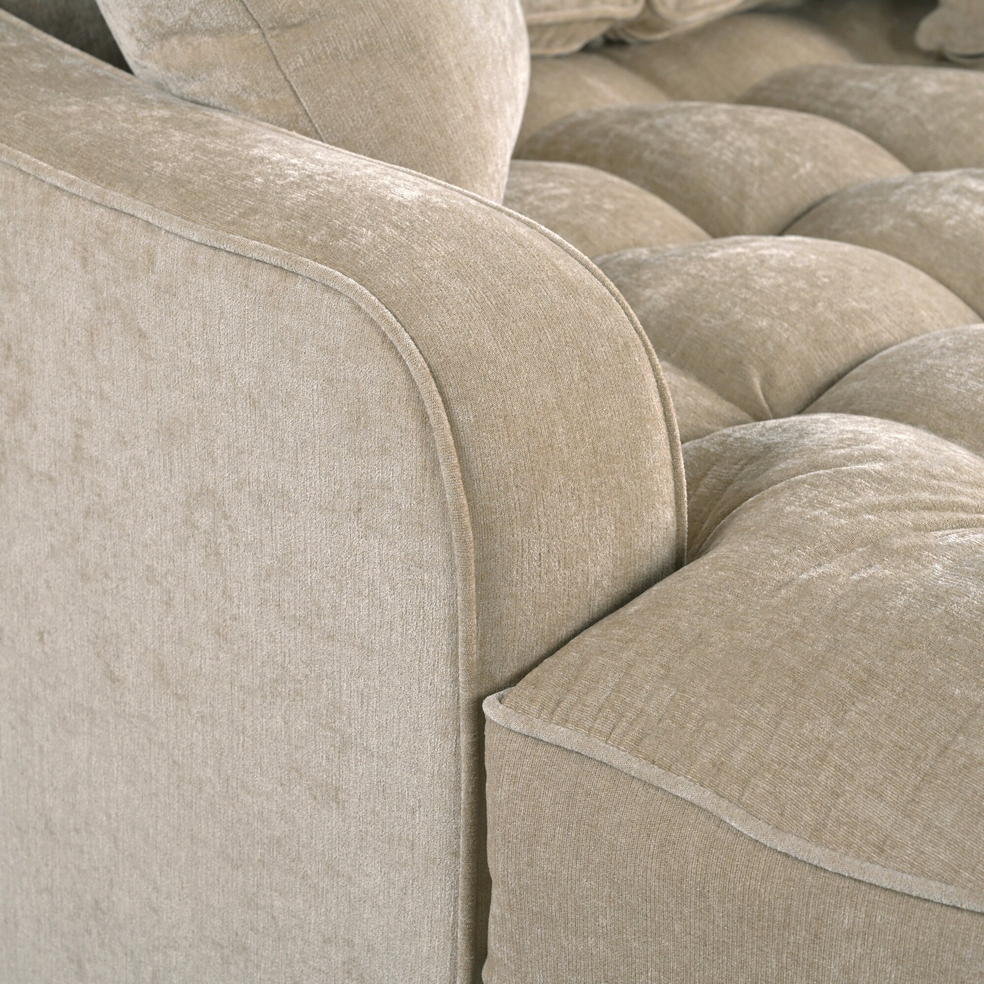Divano Letto Chaise Longue in ciniglia, Divano Imbottito con Schienale Trapuntato e 2 Cuscini Rimovibili per Soggiorno