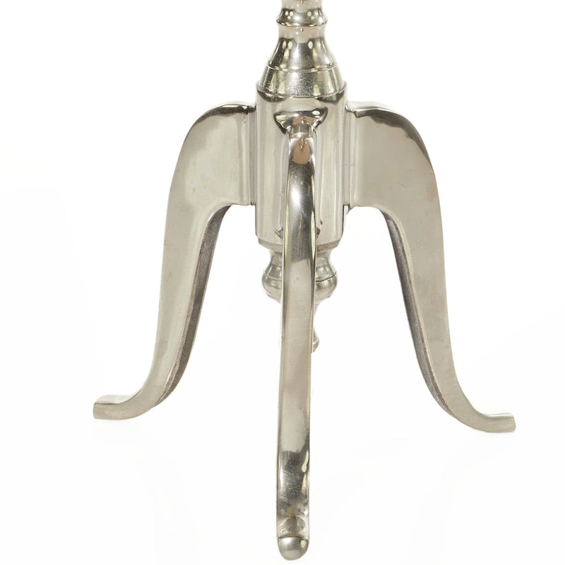 Tavolino d'accento piccolo in alluminio tornito con piano martellato e gambe a voluta - Argento - Roche River Decor - 15L x 15P x 22A