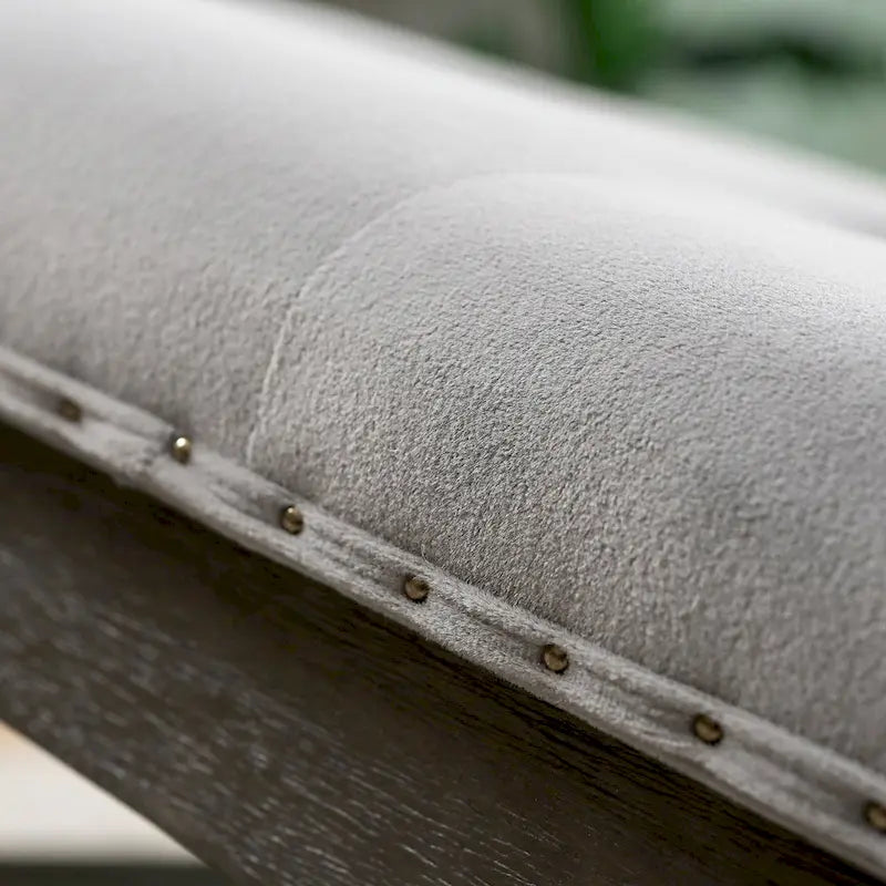 Tavolino poggiapiedi Cairona con ripiano in similpelle tufted bi-cast da 34 pollici