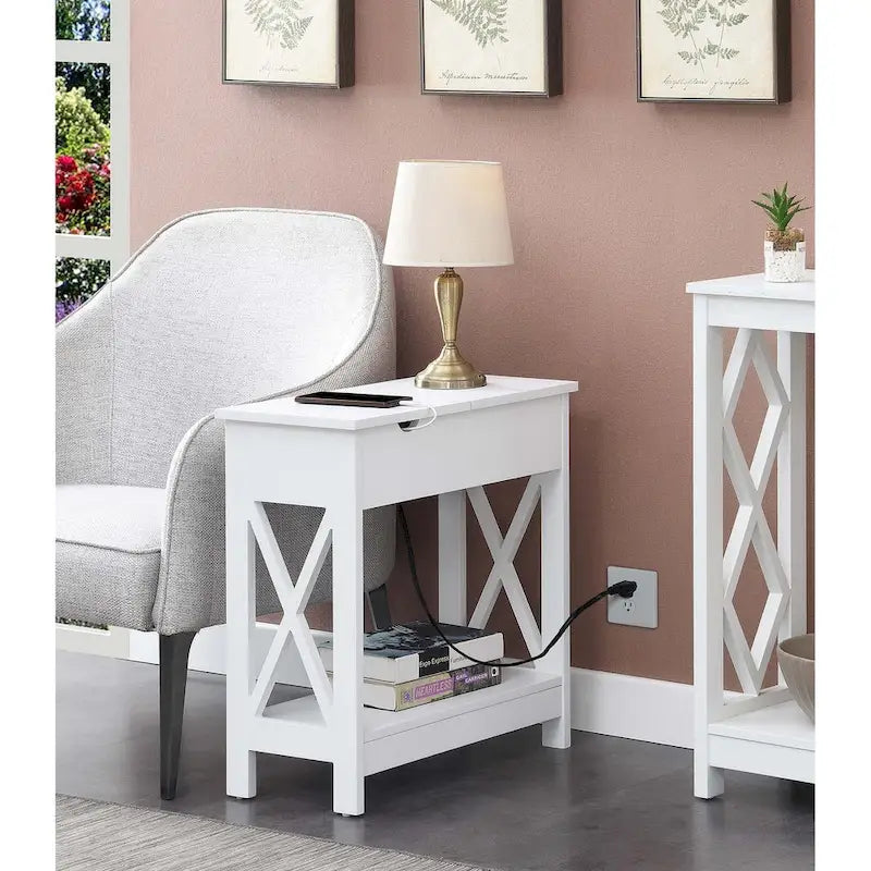 Tavolino Oxford Flip Top di Convenience Concepts con Stazione di Ricarica e Ripiano