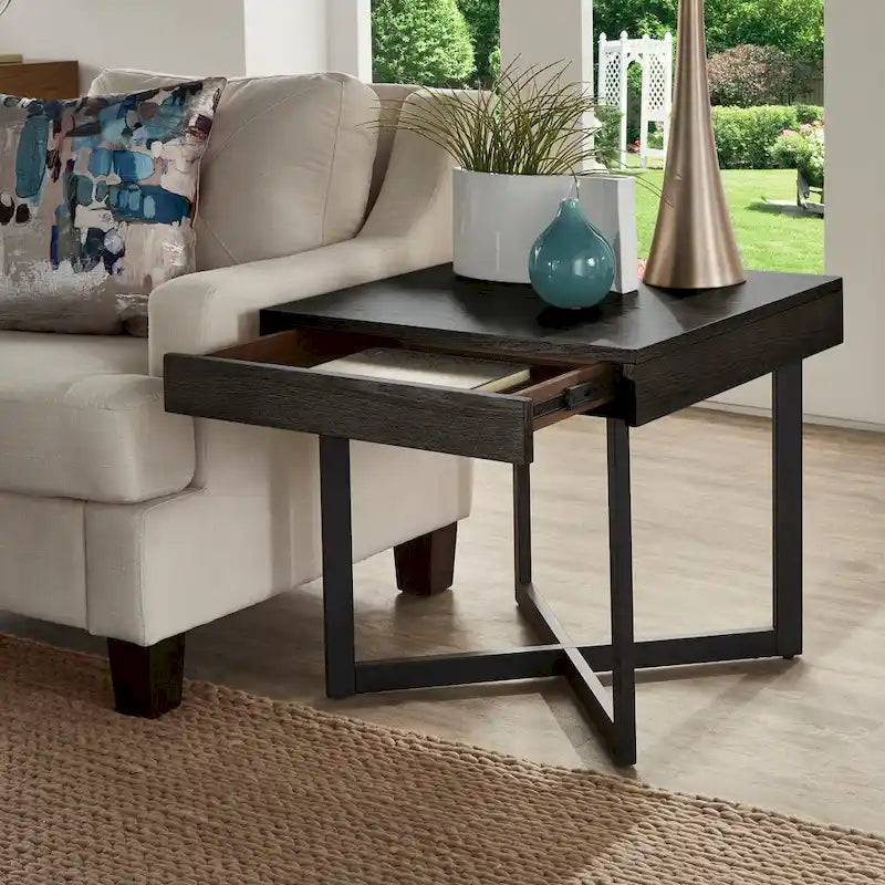 Tavolino finale in legno Eldersley con un cassetto di iNSPIRE Q Modern