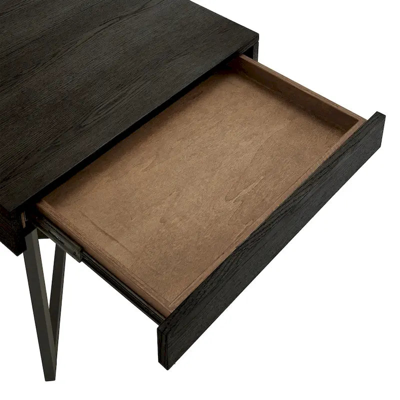 Tavolino finale in legno Eldersley con un cassetto di iNSPIRE Q Modern