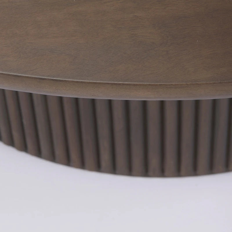 Tavolino da caffè rotondo Terra con scanalature in legno marrone scuro 48L x 48W x 15H