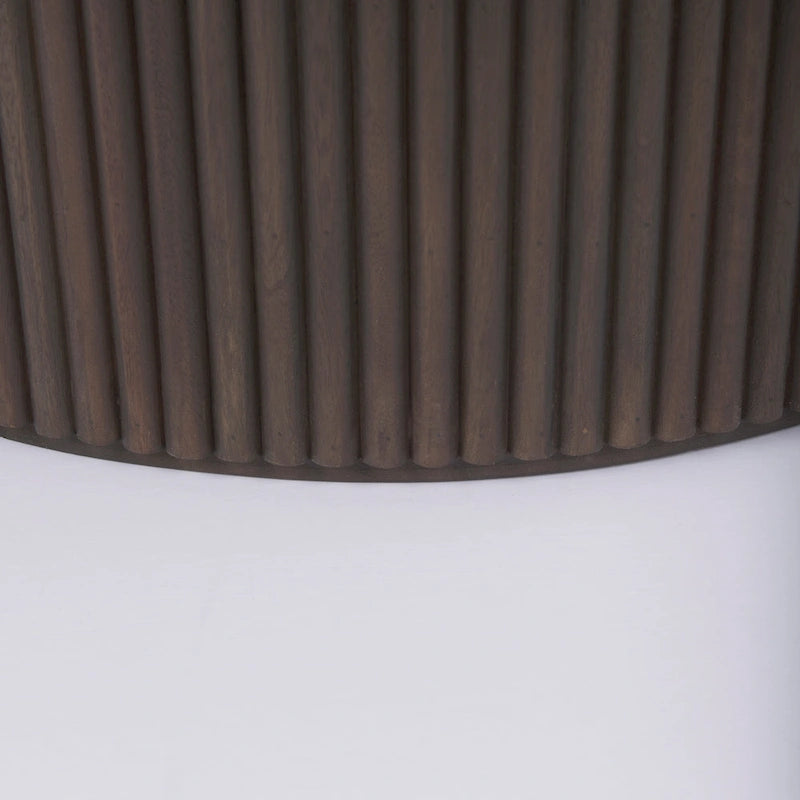 Tavolino da caffè rotondo Terra con scanalature in legno marrone scuro 48L x 48W x 15H
