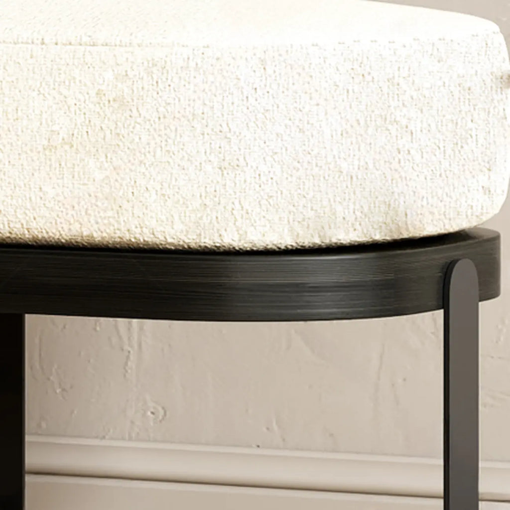 Panca bassa moderna in legno imbottita beige