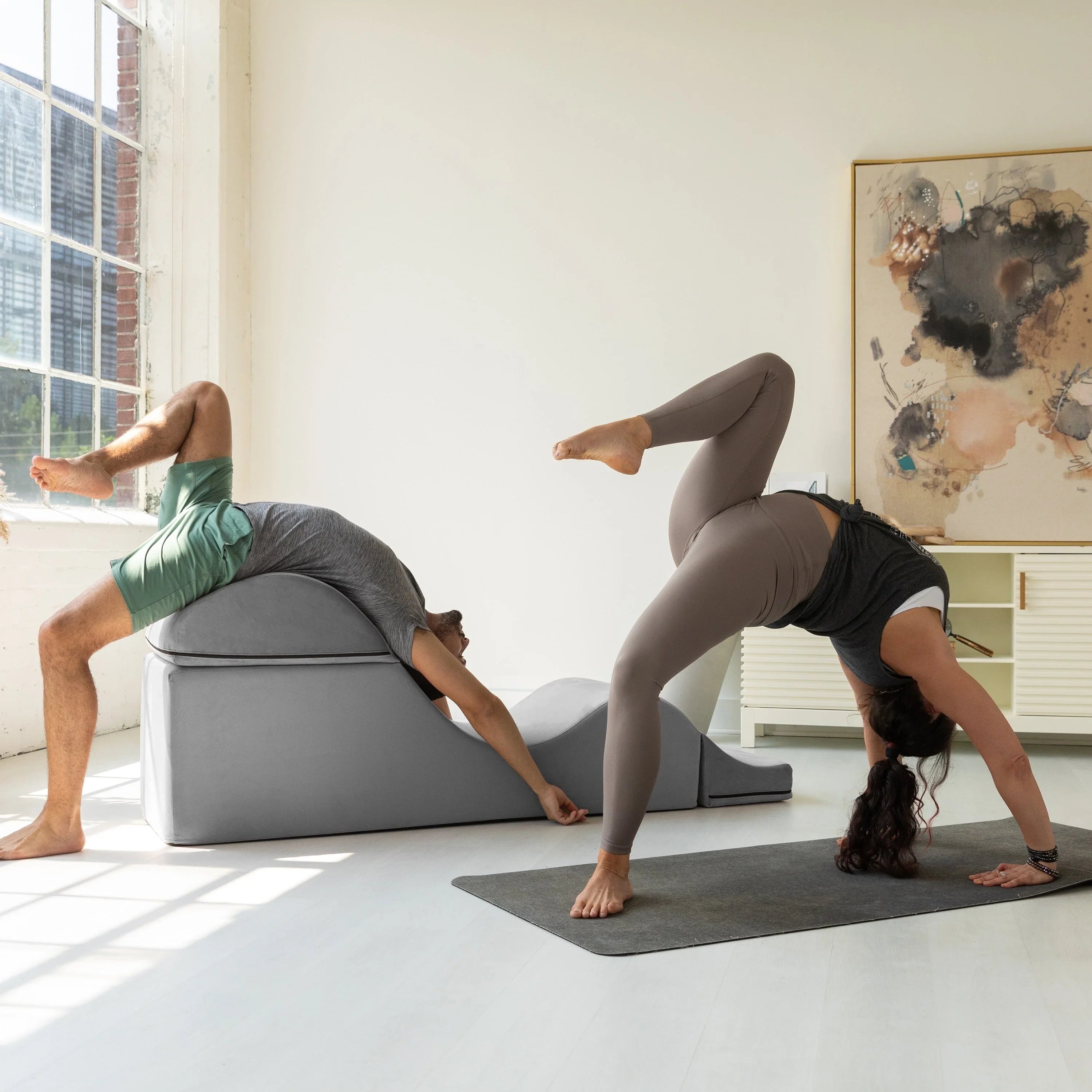 Avana Kami Chaise convertibile / Yoga e Massaggio - Pouf 2 in 1 con sedia a sdraio yoga pieghevole a scomparsa, Microvelvet - N/D
