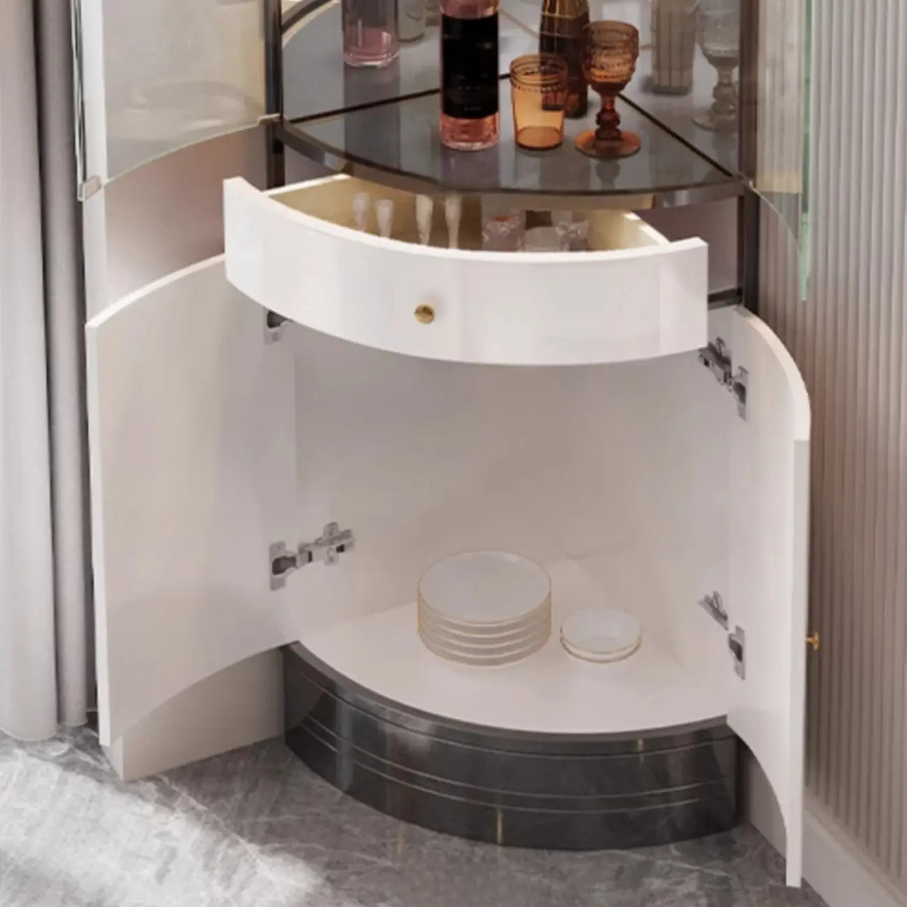 Mobile Bar Angolare con Scaffali Multipli in Vetro e Metallo per Esposizione