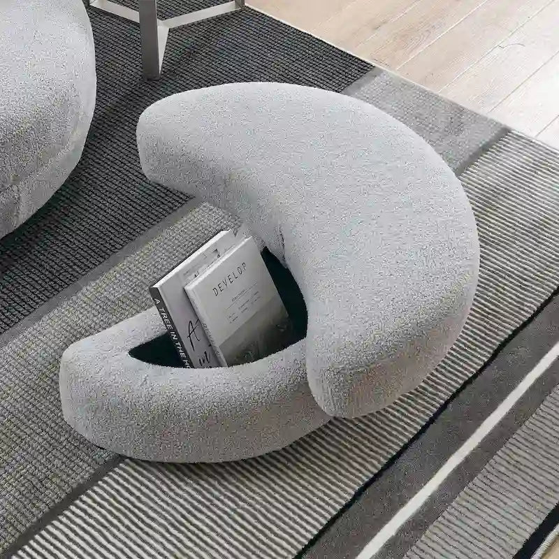 Poltrona a botte girevole di grandi dimensioni con pouf contenitore a forma di luna